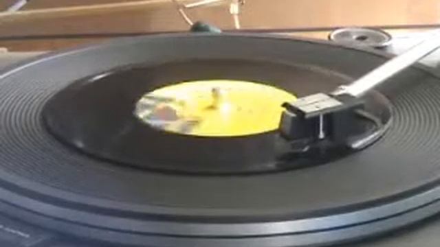 E.L.O. -- Jungle - 45 RPM смотреть онлайн