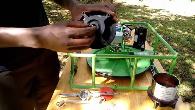Futurepump SF2: Replacing the stuffing box смотреть онлайн