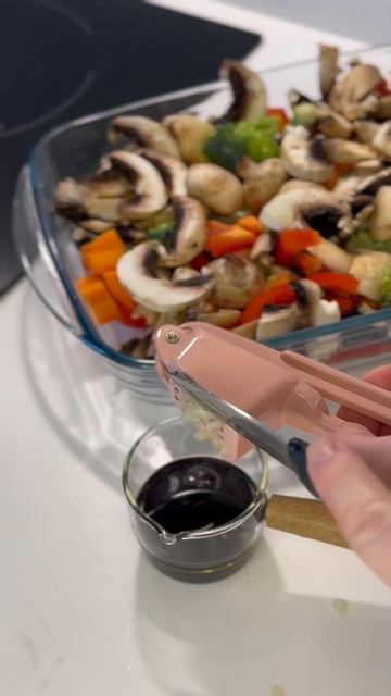 Запеченные овощи в маринаде 🥗 быстрый и полезный гарнир 🥦 #рекомендации #рек #реки смотреть онлайн