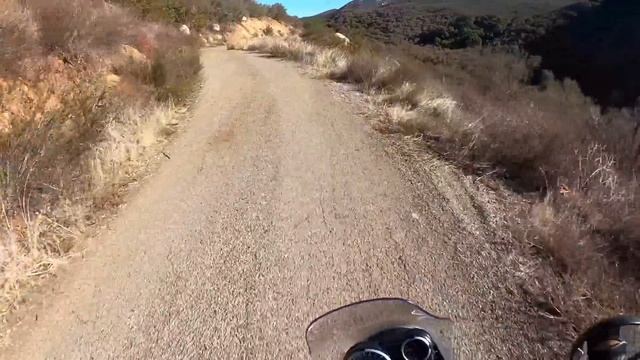 Royal Enfield Himalayan - a BRUTALLY HONEST 4K REVIEW of my own 2021 ABS Himi & why it disappoints смотреть онлайн