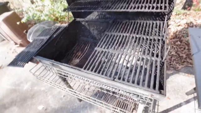 Char-Broil Barrel  Char-Griller Charcoal Grill Review