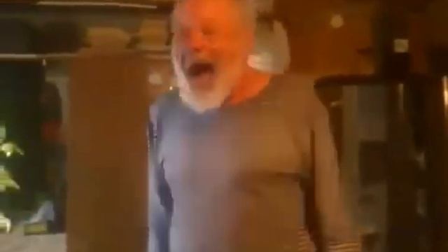 ОРУЩИЙ ПОД МОЦАРТА ДЕД 1 ЧАС смотреть онлайн