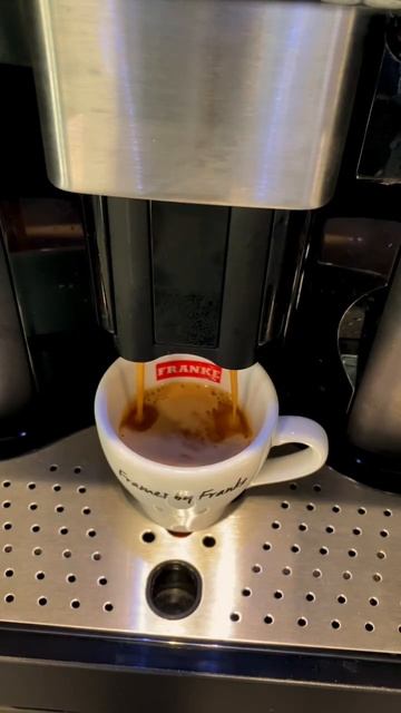Як змінити розмір порції еспресо в кавомашині Franke FMY 45 CM #shorts #franke #coffee #espresso смотреть онлайн