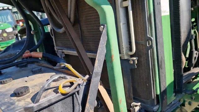 2011 John Deere 7530 Premium Tractor - 21424
