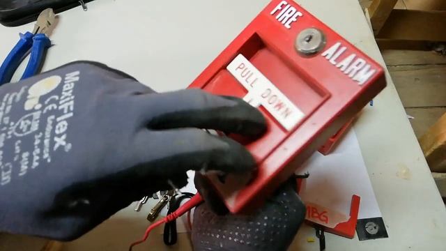 Fire Alarm Devices( Manual Break Glass ) ,&  (manual Call Point) What Is The Different?