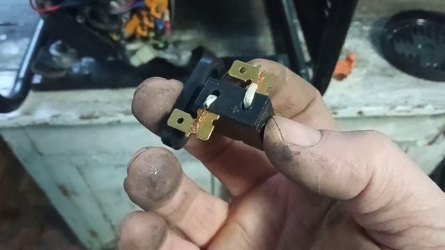 ГЕНЕРАТОР бензиновый (не выдаёт напряжение) первая причина... смотреть онлайн