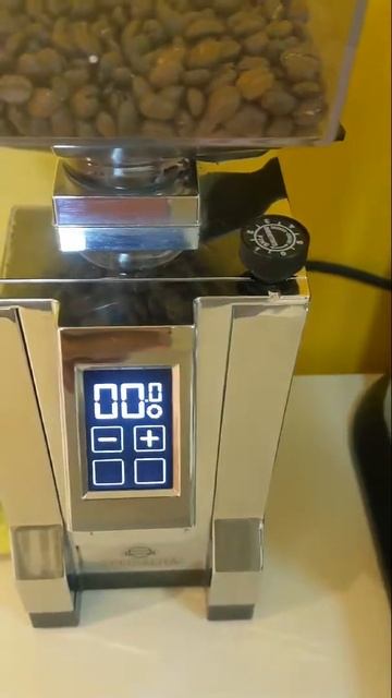 Eureka Mignon Specialita Lock Mode | مطحنة يوريكا سباشليتا قفل الشاشه смотреть онлайн