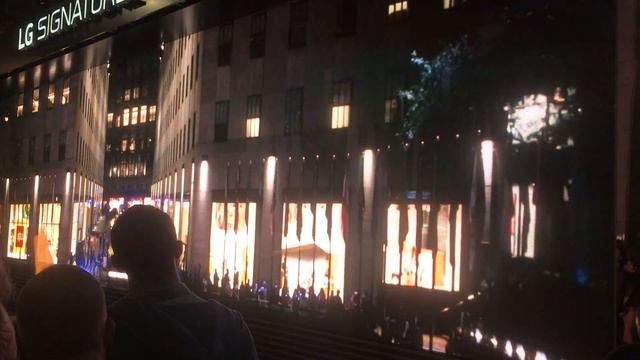 GearBrain & LG Signature Brand Galleria at Rockefeller Center смотреть онлайн