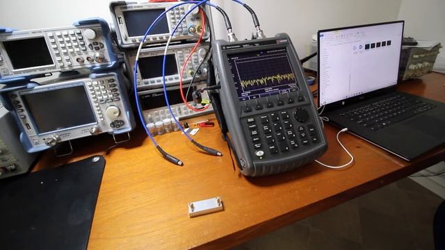 #25 16GHz Waveguide Bandpass Filter смотреть онлайн
