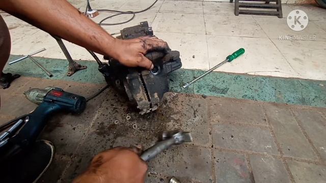 three wheeler diesel ricksha ke gearbox ke bare mein Puri jankari ka video смотреть онлайн