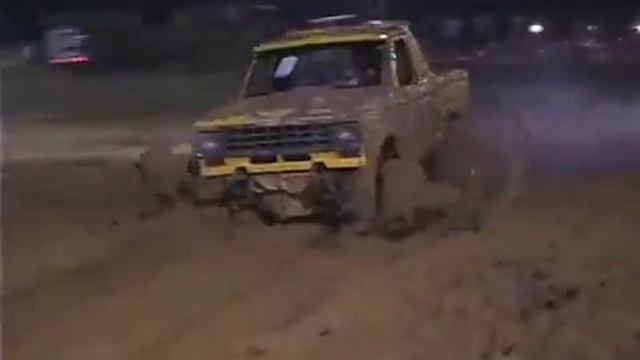 Deep Pit #6 Valley District Fair Mud Bog 8-15-09 смотреть онлайн
