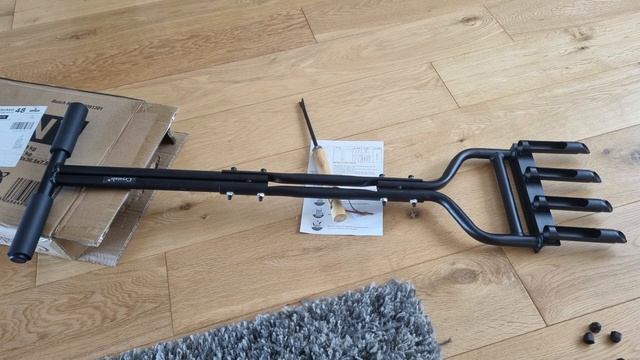 Garden Care: Lawn Aerator Hollow Tine to combat moss from Amazon! смотреть онлайн