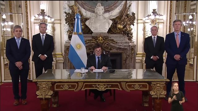 "Camino hacia la tierra prometida": la tercera cadena nacional de Javier Milei - Telefe Noticias смотреть онлайн