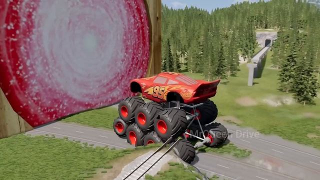 Большой и маленький Мега Монстр Трак Молния Маккуин против Трейна Томаса | BeamNG.Drive смотреть онлайн