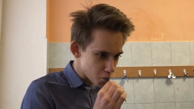 Школьник-псих ест чернила! смотреть онлайн