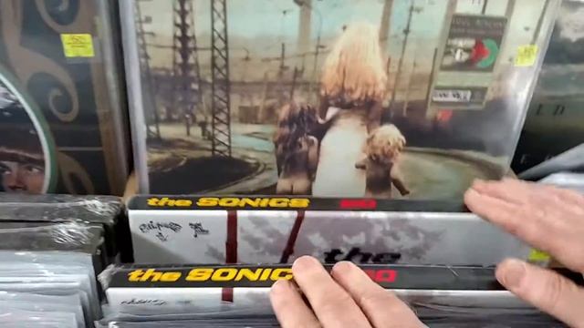 It's Record Store Day every day! #RSD16 смотреть онлайн