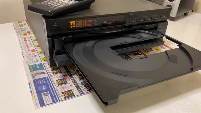 Pioneer, LD-W1, Disc Loading Procedure смотреть онлайн