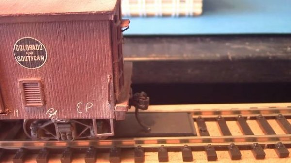 Kadee Delayed Action Magnetic Uncoupler Demonstration.