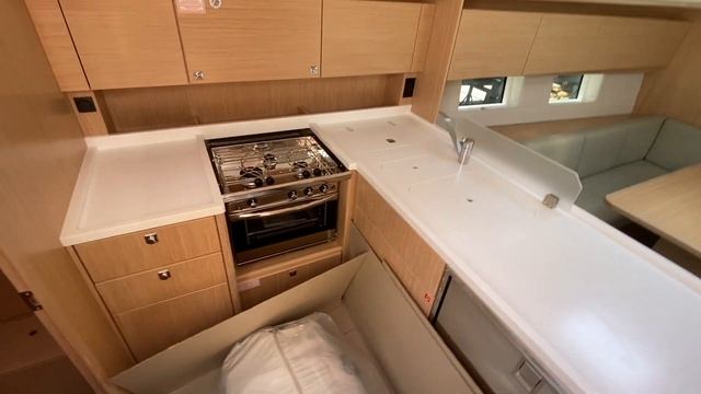 New 2022 Bavaria C45 Sailboat Sneak Peak Video Walkthrough review By: Ian Van Tuyl Yacht Broker смотреть онлайн