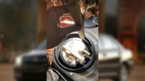 Демонтаж топливного модуля Toyota Avensis t250    подручными средствами