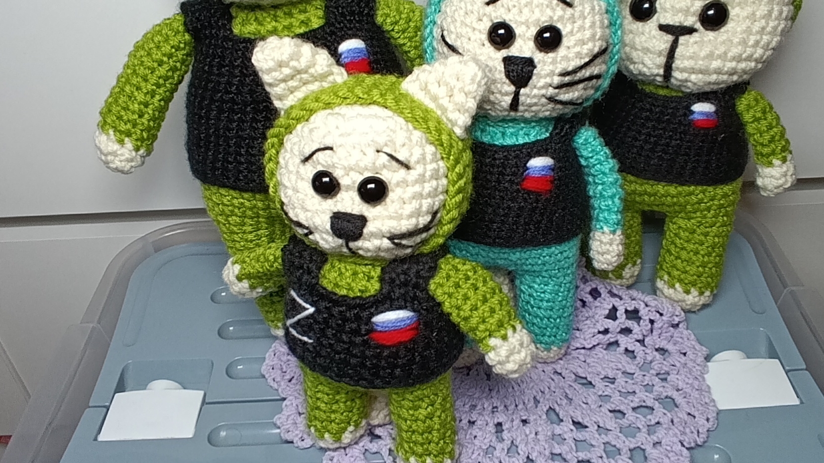 Военный котик крючком в бронежилете и шлеме. Мастер-класс на канале смотреть онлайн