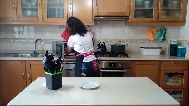 Alheira grelhada no microondas com a MicroPro Gril da Tupperware. смотреть онлайн
