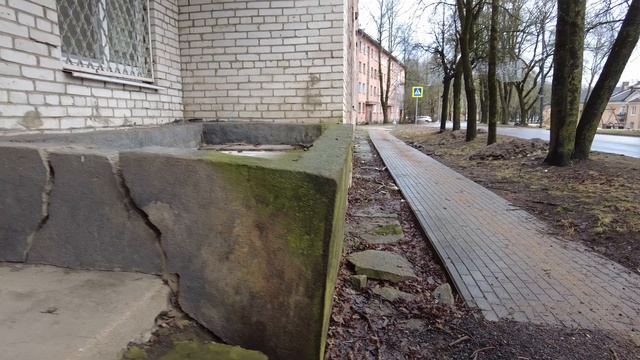 Ивангород. Джакузи на крыше и бассейн в подвале в доме 2а, по ул. Льнопрядильной смотреть онлайн