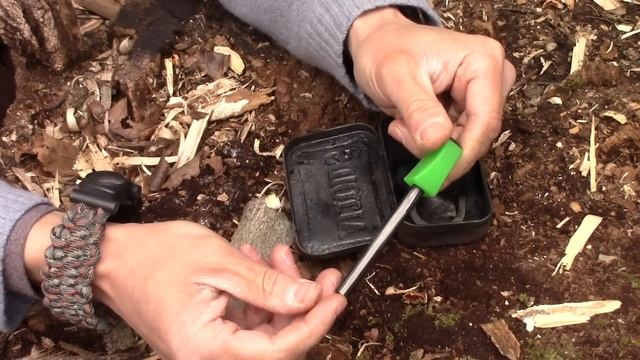 The Bushcraft Kit I Carried When I First Started - HighCarbonSteel Love смотреть онлайн
