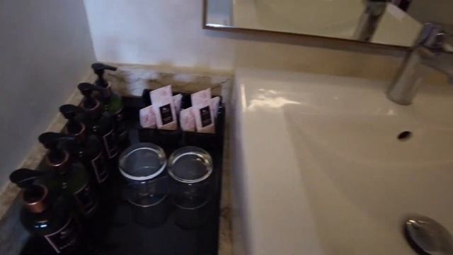 딜럭스 풀 룸 비욘드 리조트 카론 푸켓 Beyond Resort Karon Phuket смотреть онлайн