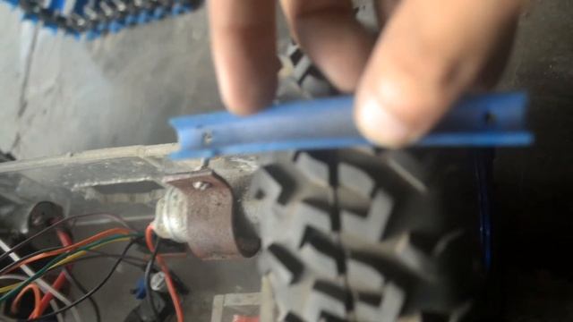 Build a Tank! Using Arduino - TechTanz смотреть онлайн