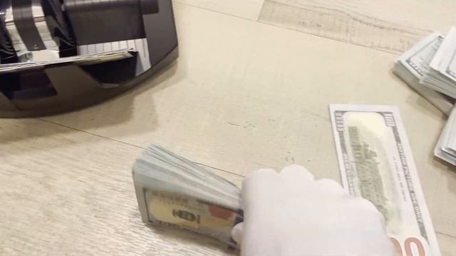 Counting $50,000 US Dollars, Counting Money смотреть онлайн