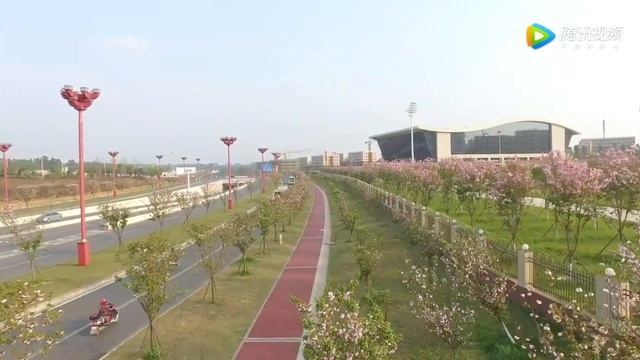 Sichuan Technology and Business University смотреть онлайн