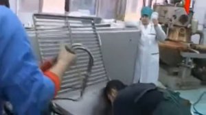 Рабочего затянуло в измельчитель