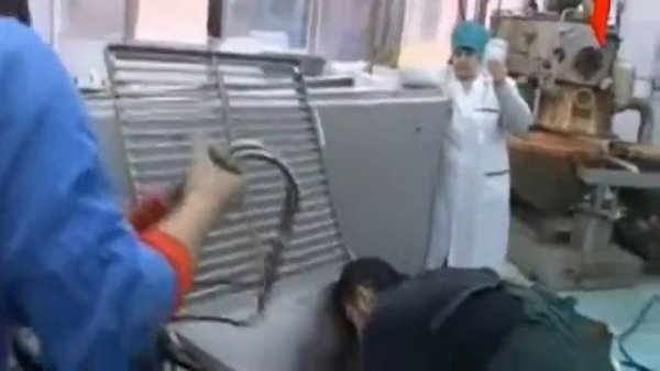 Рабочего затянуло в измельчитель