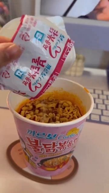 samyang carbonara ramen #shorts смотреть онлайн