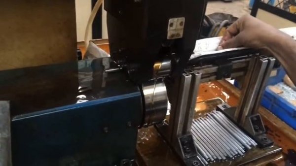 Полуавтоматический гидравлический станок обкатки Semi automatic Centerless OD Burnishing Machine