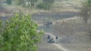 Солдаты  украины стреляют в  подростков 21 09 2014