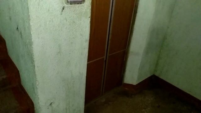 Съёмка с товарищем Рюкзаком Лифтов). Пассажирский лифт (КМЗ-1977 г.в) V=0,71 м/с, г/п 320 кг смотреть онлайн