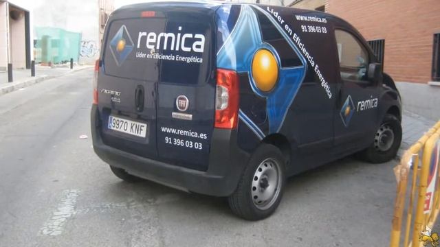 Реклама на авто. Мадрид. Испания. смотреть онлайн