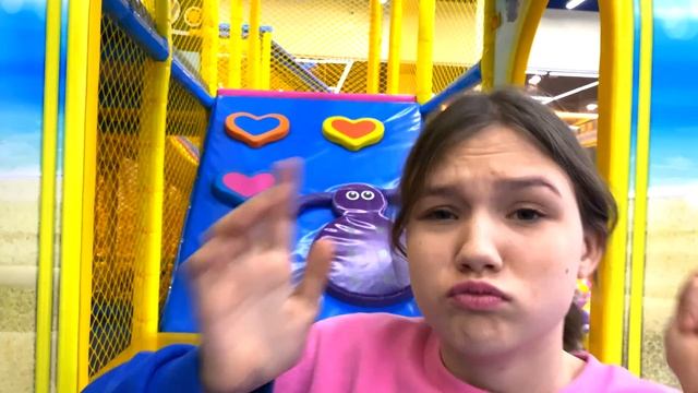 Canción De Color De La Familia Del Dedo | Canción Infantil | Canciones Infantiles Con Alex Y Nastya