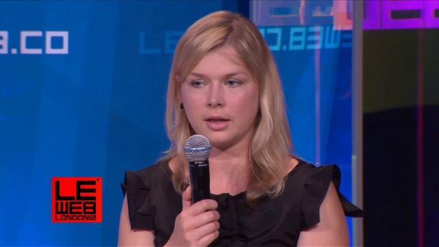 Madlen Nicolaus & Cedric Giorgi - LeWeb London 2012 - Social Business Track смотреть онлайн