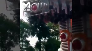 В Нальчике на аттракционе люди 8 минут провисели вниз головой