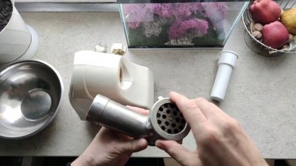 Как собрать мясорубку? (How to assemble a meat grinder?) Як зібрати м'ясорубку?