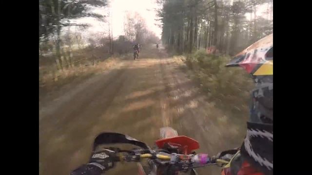 KTM 300 EXC Fmf Gnarly and Fmf Shorty pipe ripping!! смотреть онлайн
