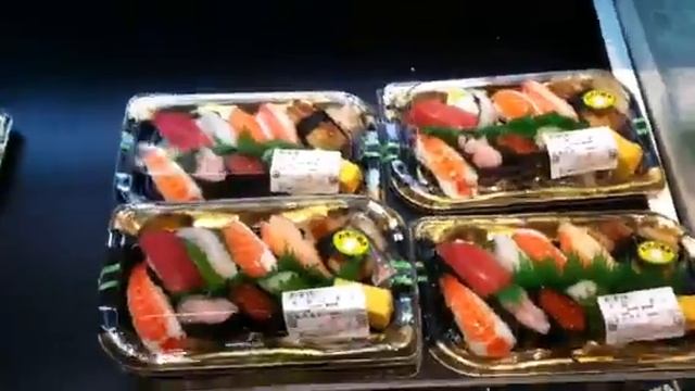 Sushi & sashimi corner in supermarket смотреть онлайн