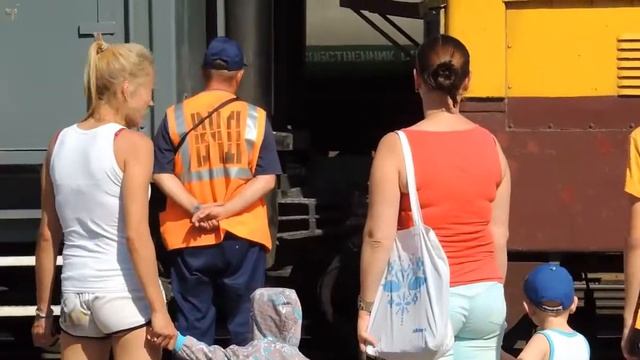 ЧС4Т-309 с поездом Пермь-Анапа смотреть онлайн