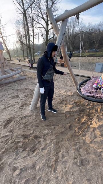 СКОЛЬКО СТОИТ САМЫЙ ДОРОГОЙ МАНИКЮР В МАРИУПОЛЕ? смотреть онлайн