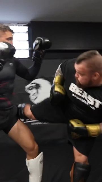 World Strongest Man vs MMA Champ Tom Aspinall! смотреть онлайн