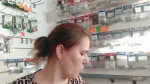Чем прикрепить ящик с цветами к стене? Вопрос-ответ