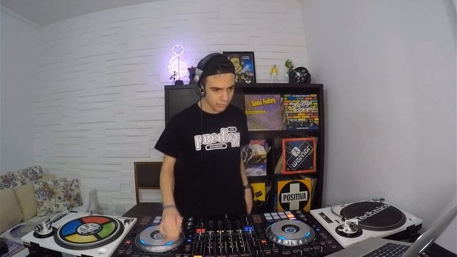 UNDERGROUND 8-1-2023 - DJ VICTOR RANGEL #djvictorrangel #underground #housemusic смотреть онлайн